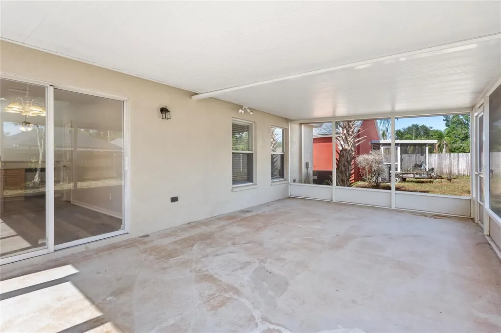 7456 Oxford Garden Circle Apollo Beach FL 33572