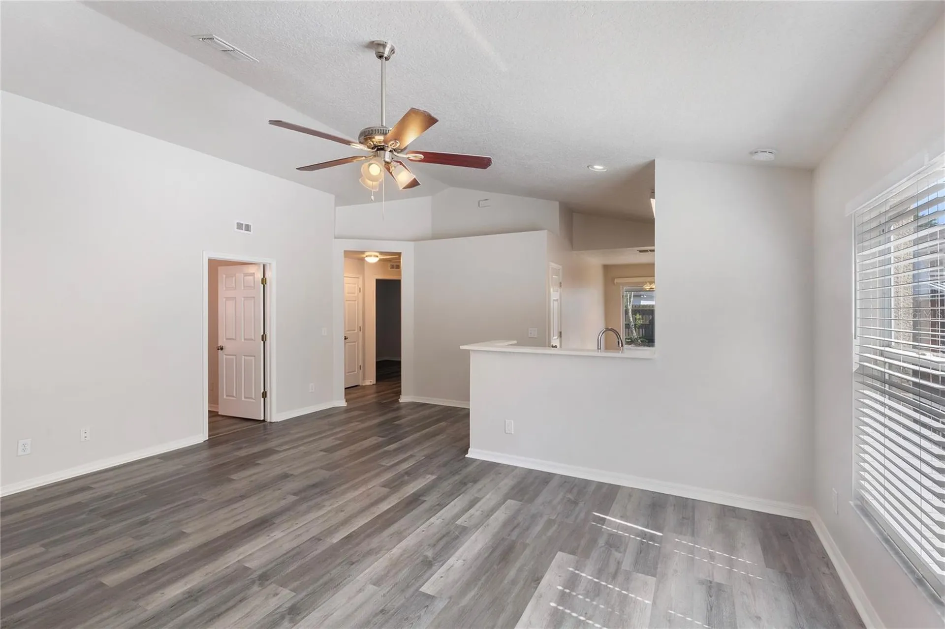 7456 Oxford Garden Circle Apollo Beach FL 33572