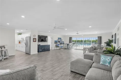 8820 Bay Pointe Drive Tampa FL 33615
