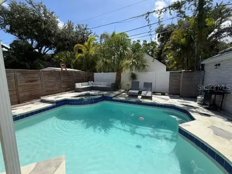 2219 16th Street N St Petersburg FL 33704