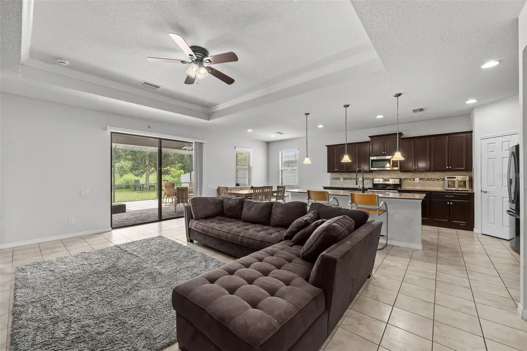 2212 Landside Drive Valrico FL 33594