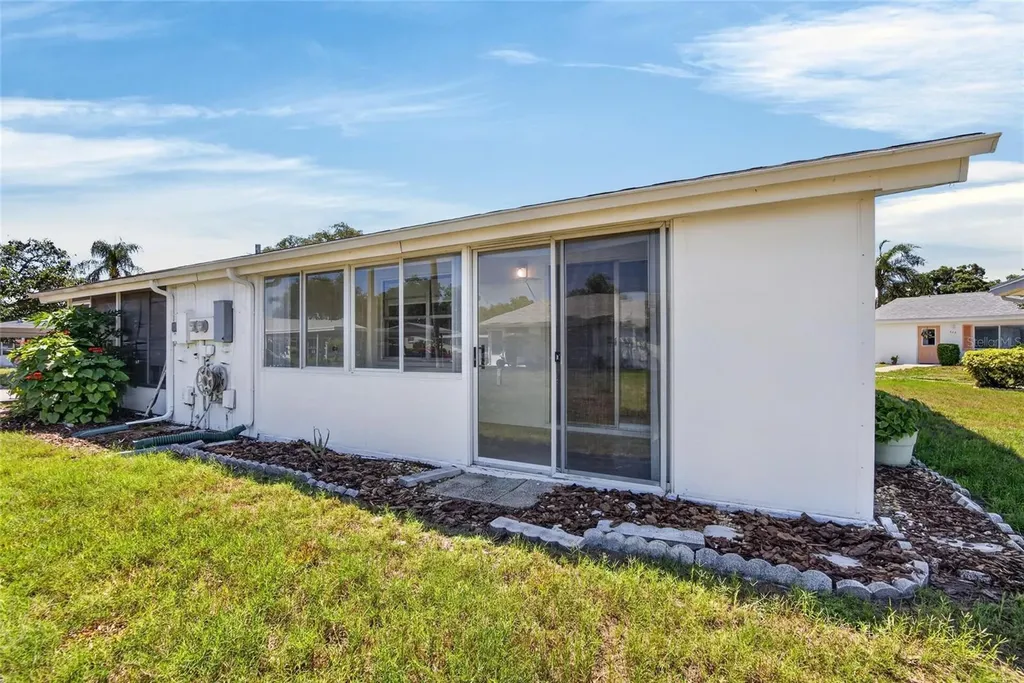 1902 Andover Street Sun City Center FL 33573