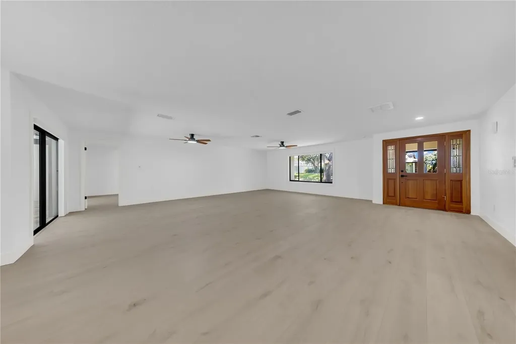 2905 Bluffs Drive Largo FL 33770