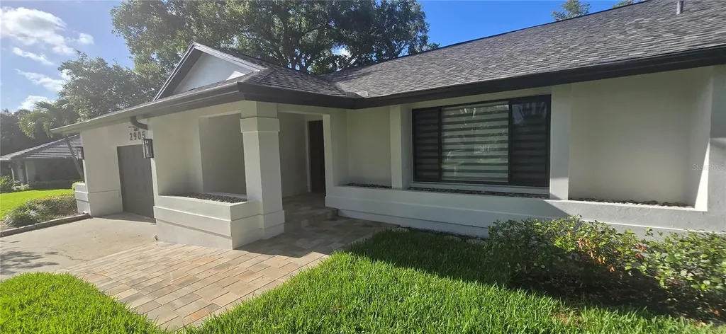 2905 Bluffs Drive Largo FL 33770
