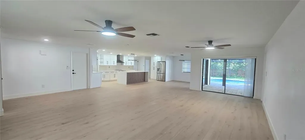 2905 Bluffs Drive Largo FL 33770