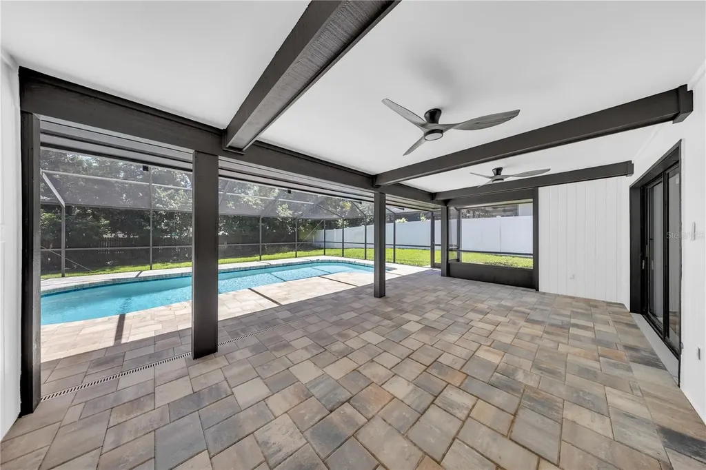 2905 Bluffs Drive Largo FL 33770