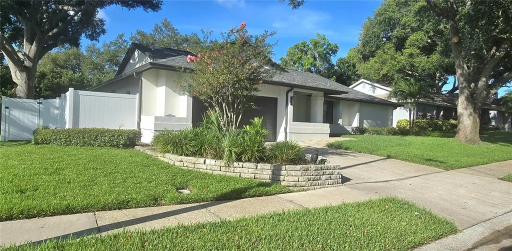 2905 Bluffs Drive Largo FL 33770
