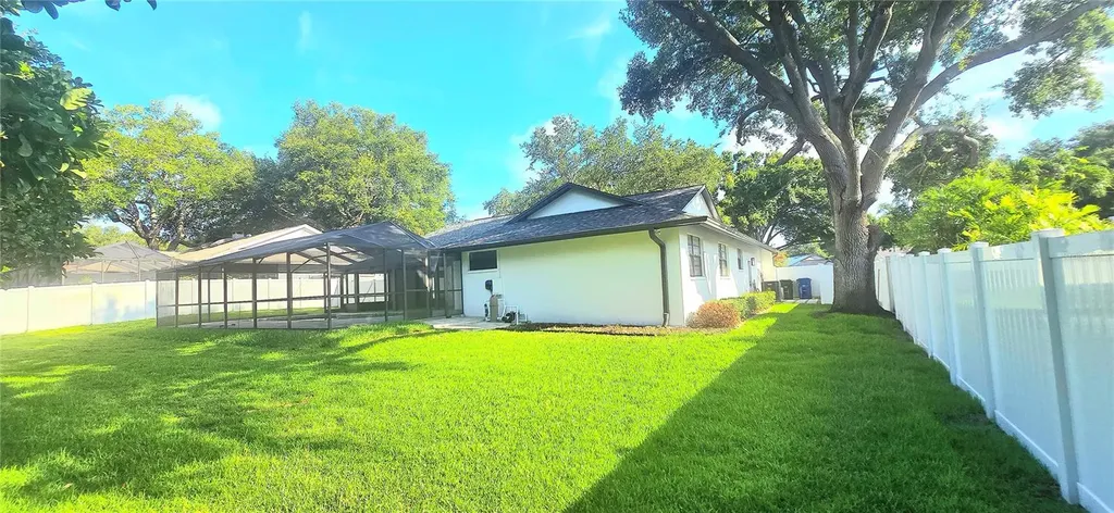2905 Bluffs Drive Largo FL 33770