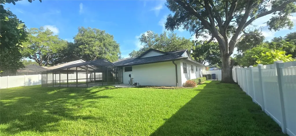 2905 Bluffs Drive Largo FL 33770