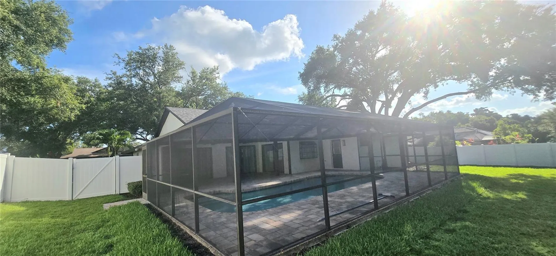 2905 Bluffs Drive Largo FL 33770