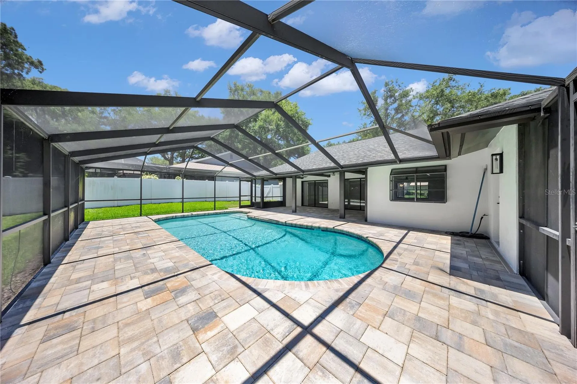 2905 Bluffs Drive Largo FL 33770