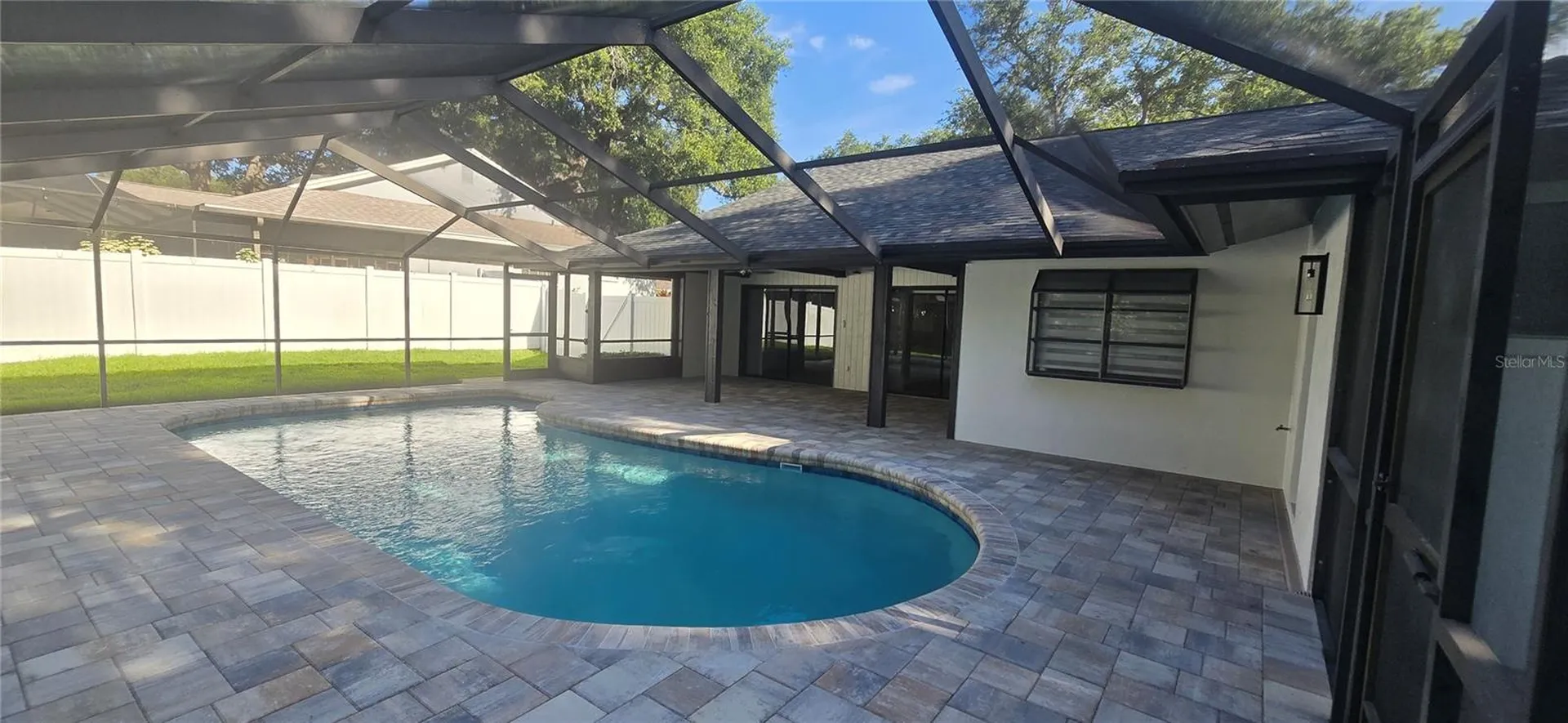 2905 Bluffs Drive Largo FL 33770