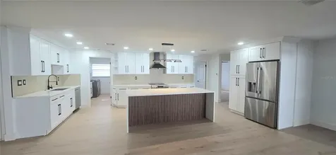 2905 Bluffs Drive Largo FL 33770