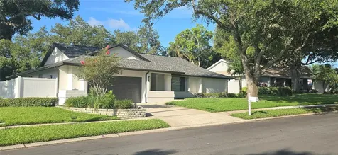 2905 Bluffs Drive Largo FL 33770