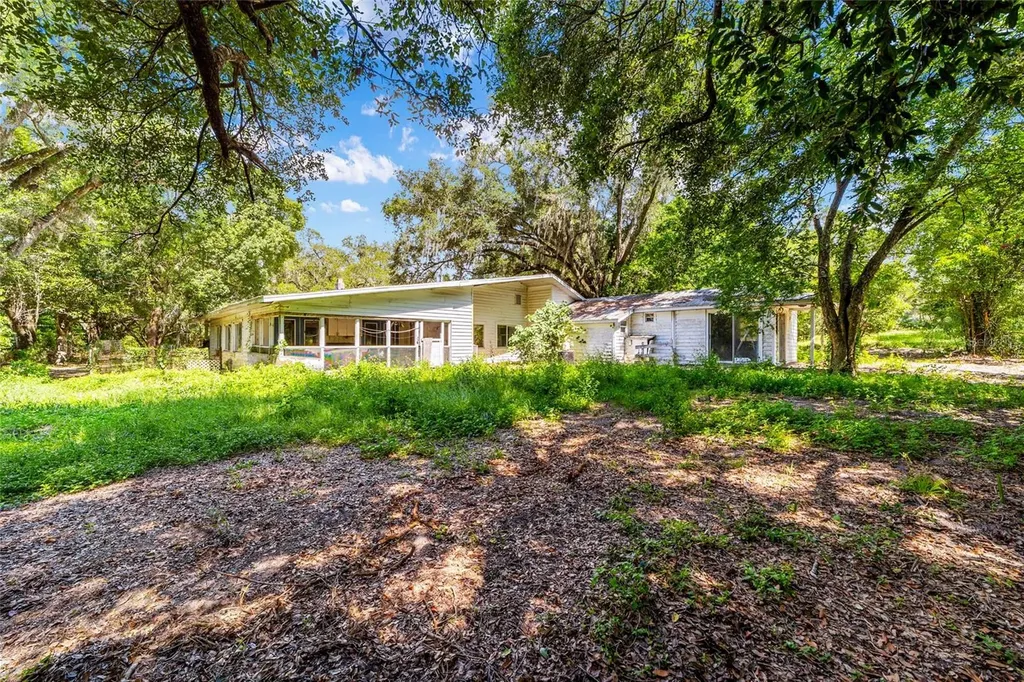 11768 N Gatlen Avenue Dunnellon FL 34433