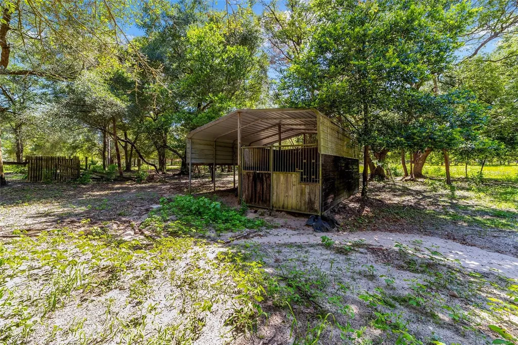 11768 N Gatlen Avenue Dunnellon FL 34433