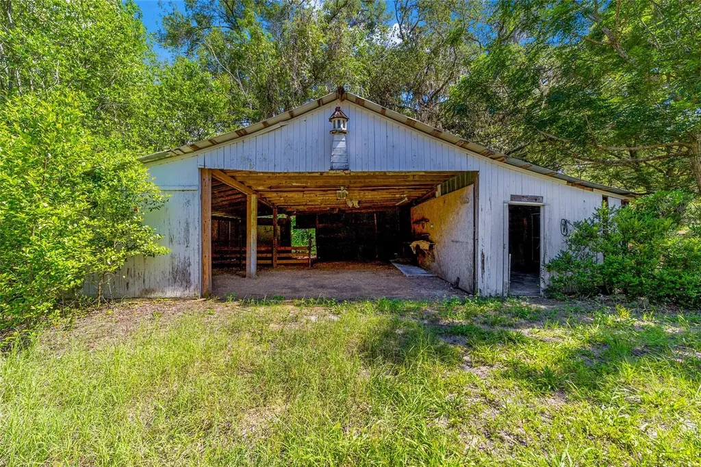 11768 N Gatlen Avenue Dunnellon FL 34433