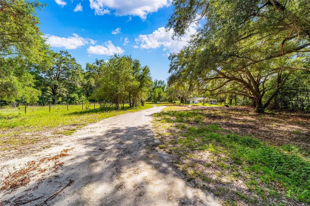 11768 N Gatlen Avenue Dunnellon FL 34433