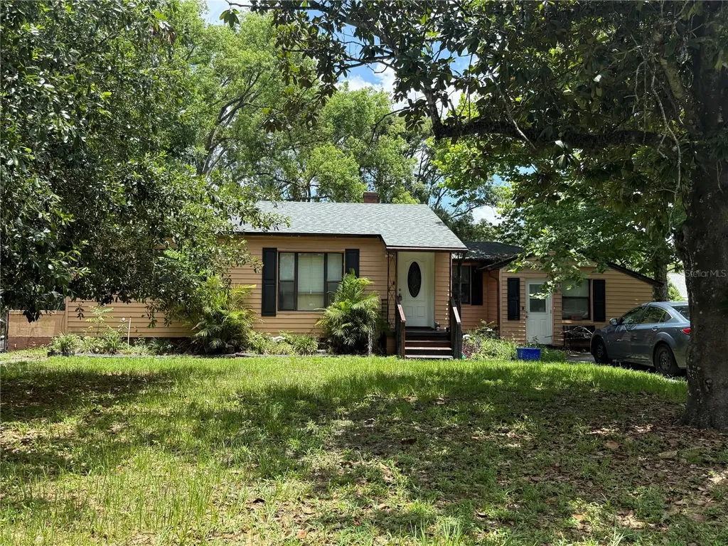 2429 S Elm Avenue Sanford FL 32771