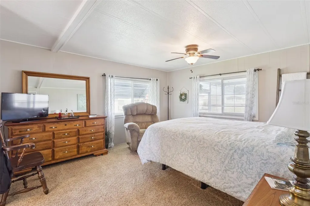 137 Jacaranda Drive Leesburg FL 34748