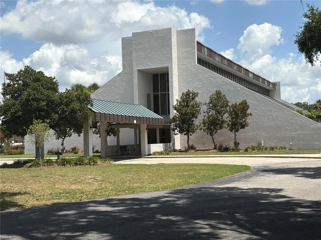 137 Jacaranda Drive Leesburg FL 34748