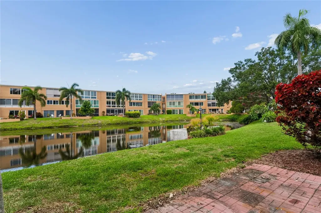 225 Country Club Drive Largo FL 33771