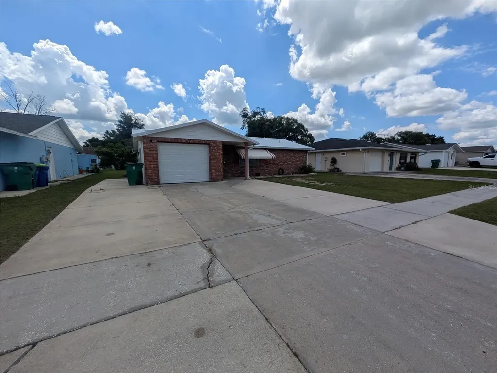6212 18th Street Zephyrhills FL 33542