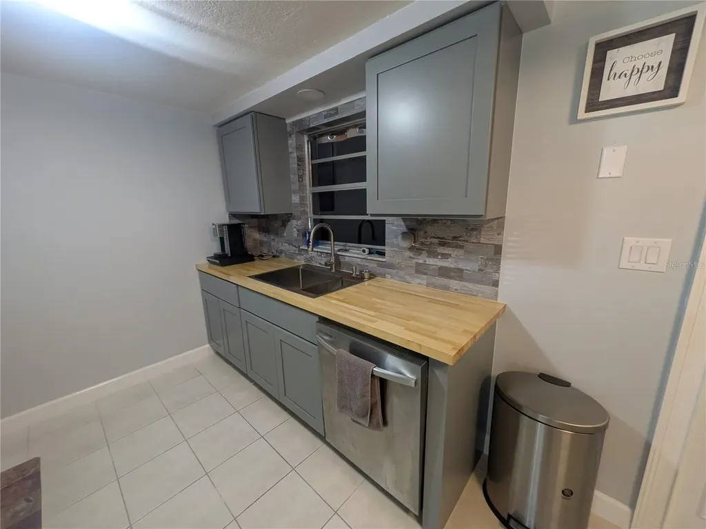 6212 18th Street Zephyrhills FL 33542