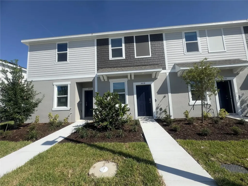 2852 Skyline Loop Kissimmee FL 34758
