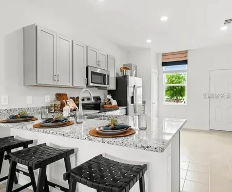 2852 Skyline Loop Kissimmee FL 34758