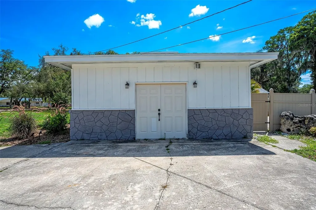 11935 Riverhills Drive Temple Terrace FL 33617