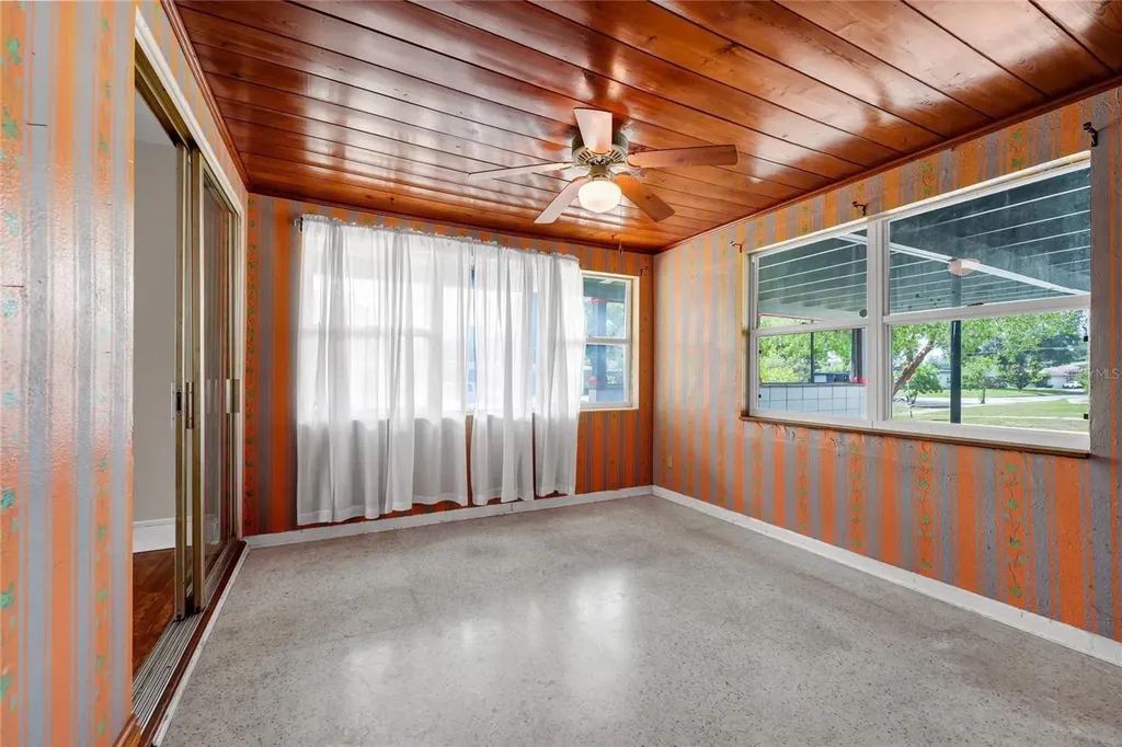 1209 Roscomare Avenue Orlando FL 32806