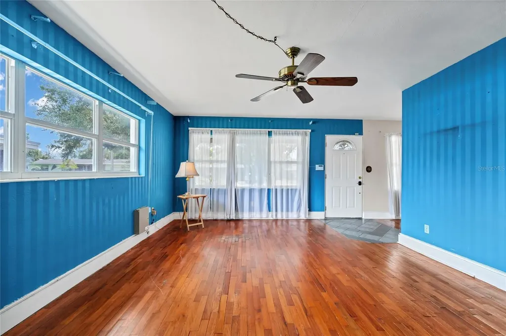 1209 Roscomare Avenue Orlando FL 32806