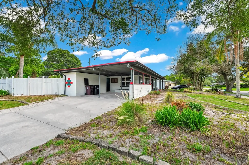1209 Roscomare Avenue Orlando FL 32806
