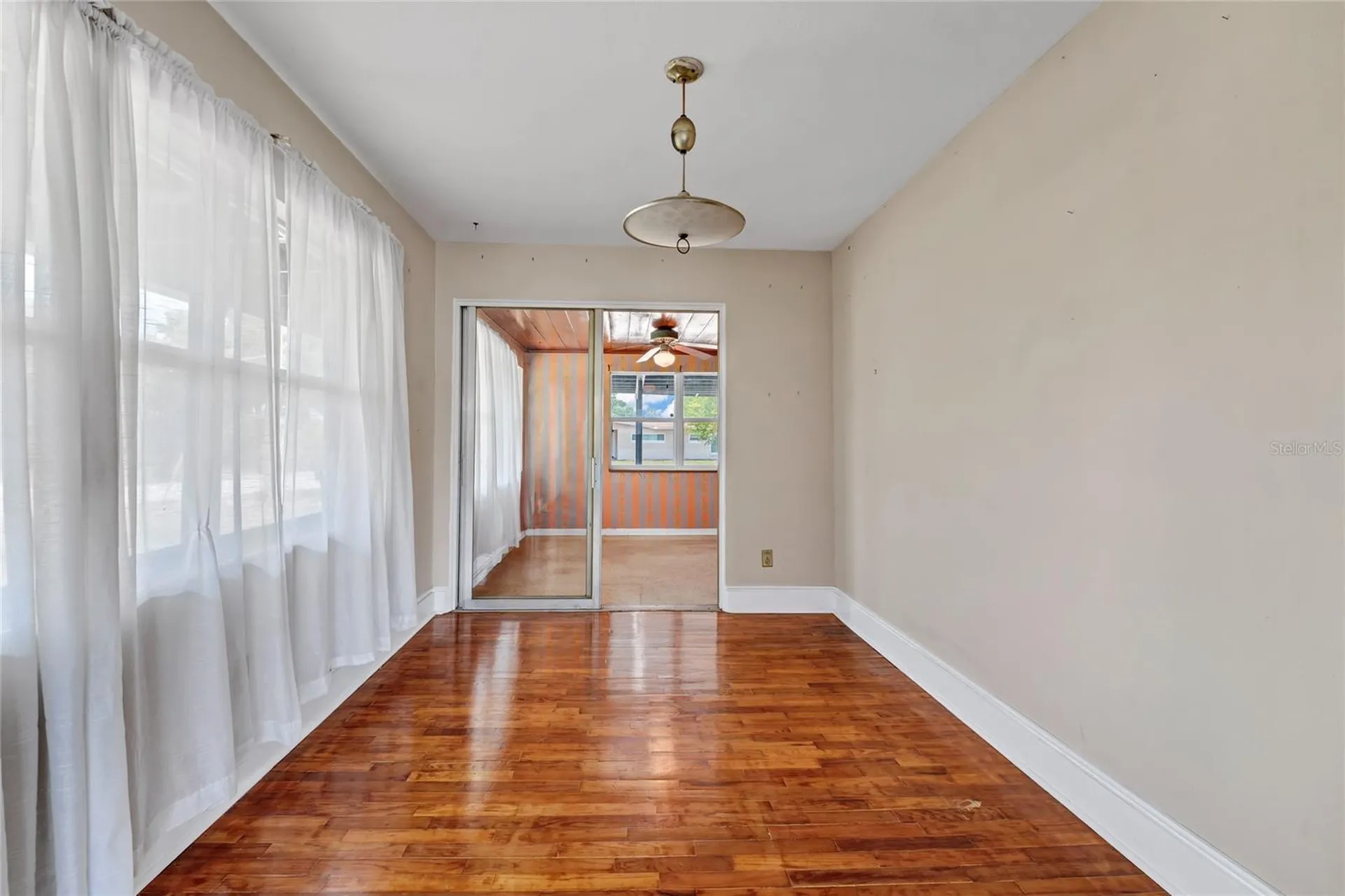 1209 Roscomare Avenue Orlando FL 32806