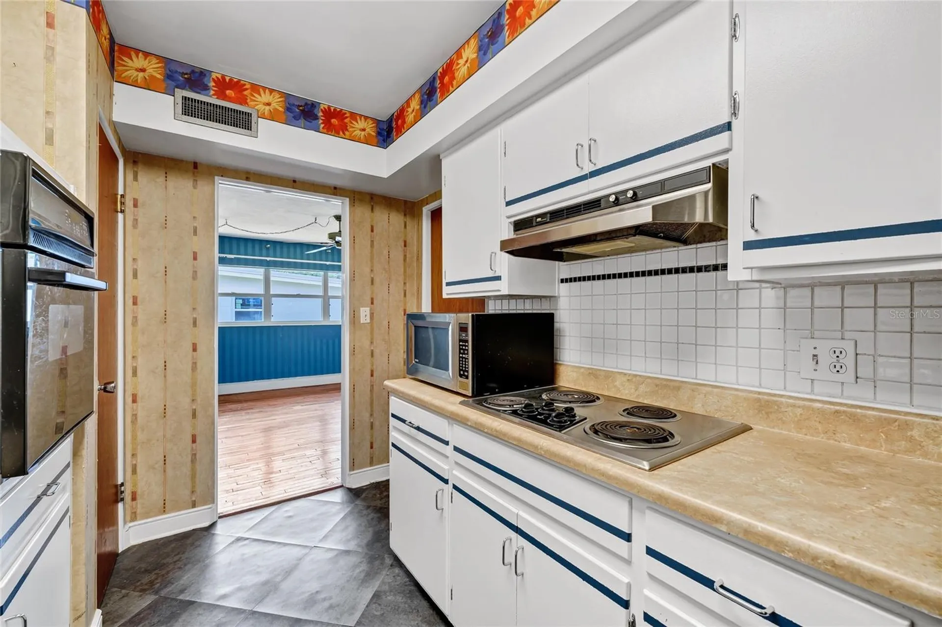 1209 Roscomare Avenue Orlando FL 32806