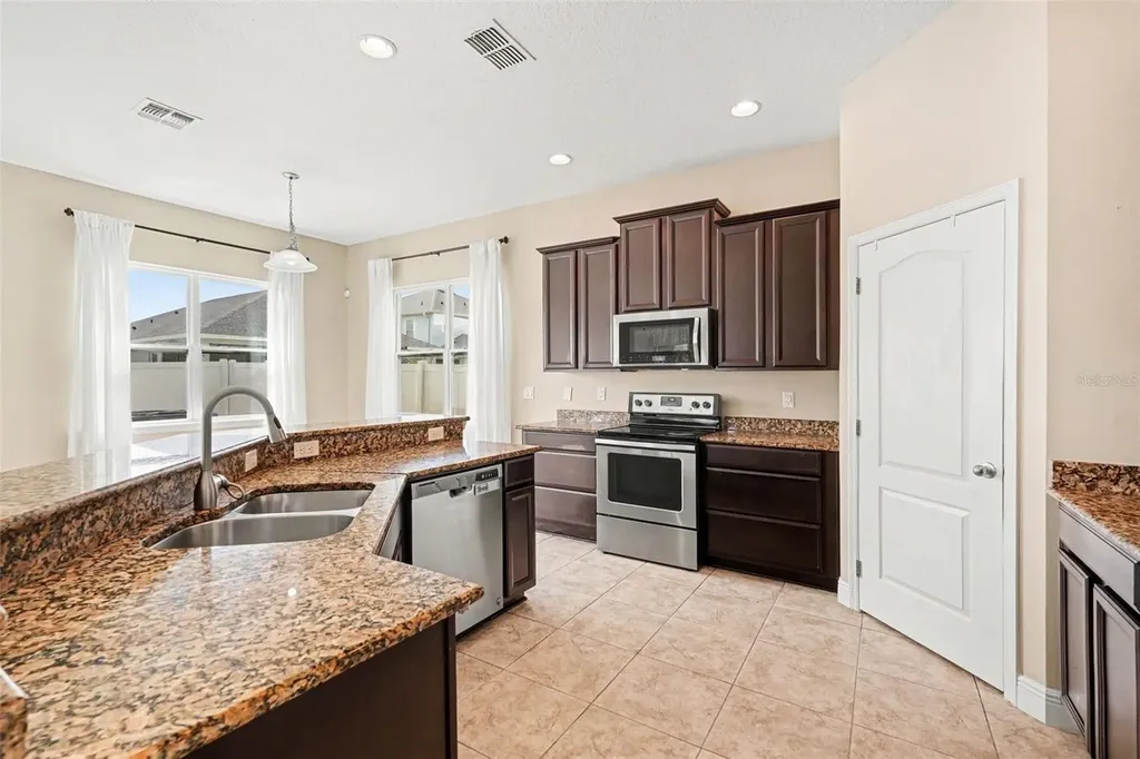 7614 Atwood Drive Wesley Chapel FL 33545