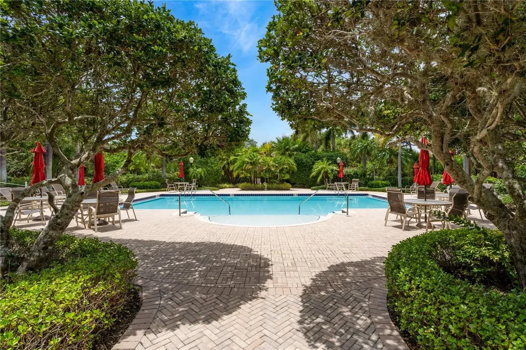 5204 Bouchard Circle Sarasota FL 34238