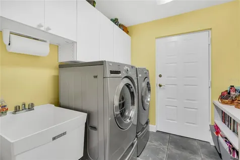5204 Bouchard Circle Sarasota FL 34238