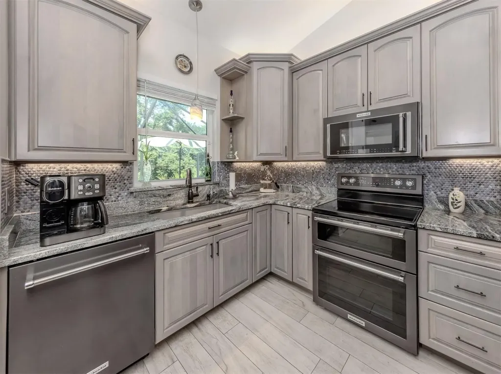 2565 Lemon Avenue Englewood FL 34223