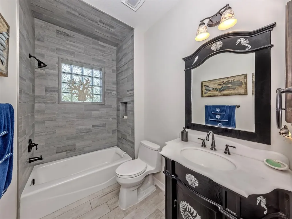 2565 Lemon Avenue Englewood FL 34223
