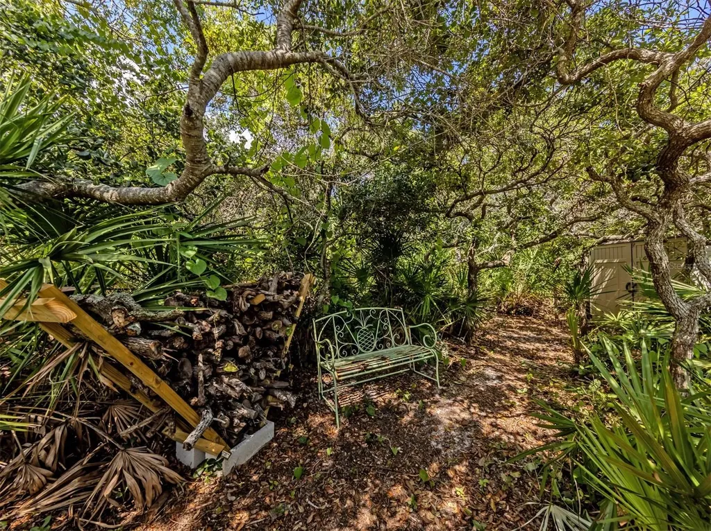2565 Lemon Avenue Englewood FL 34223