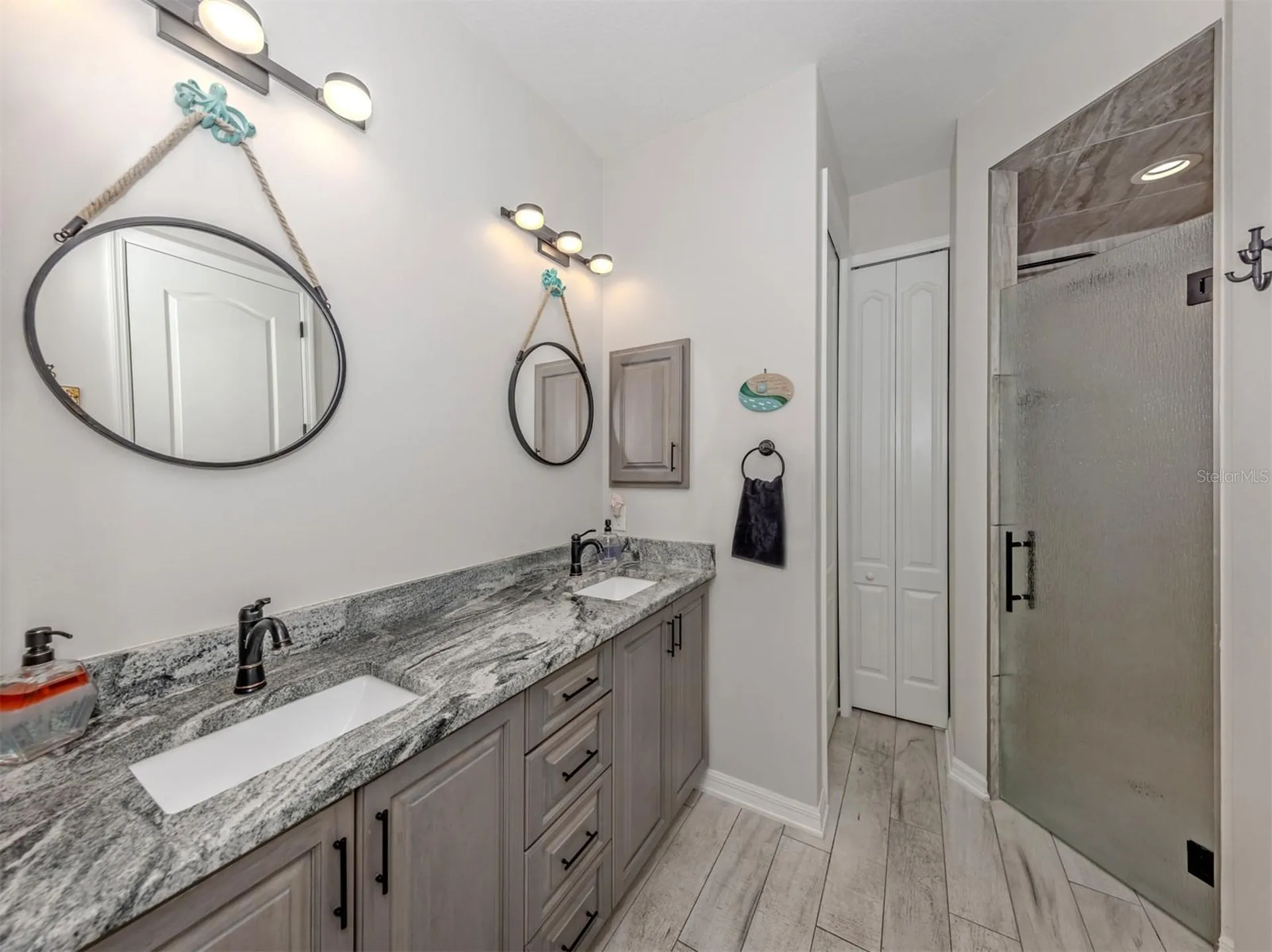 2565 Lemon Avenue Englewood FL 34223