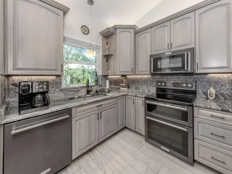 2565 Lemon Avenue Englewood FL 34223