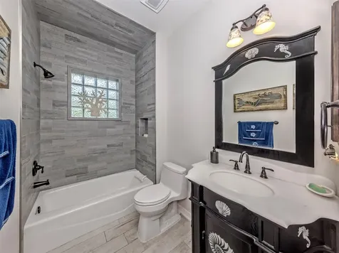 2565 Lemon Avenue Englewood FL 34223