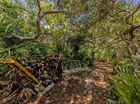 2565 Lemon Avenue Englewood FL 34223