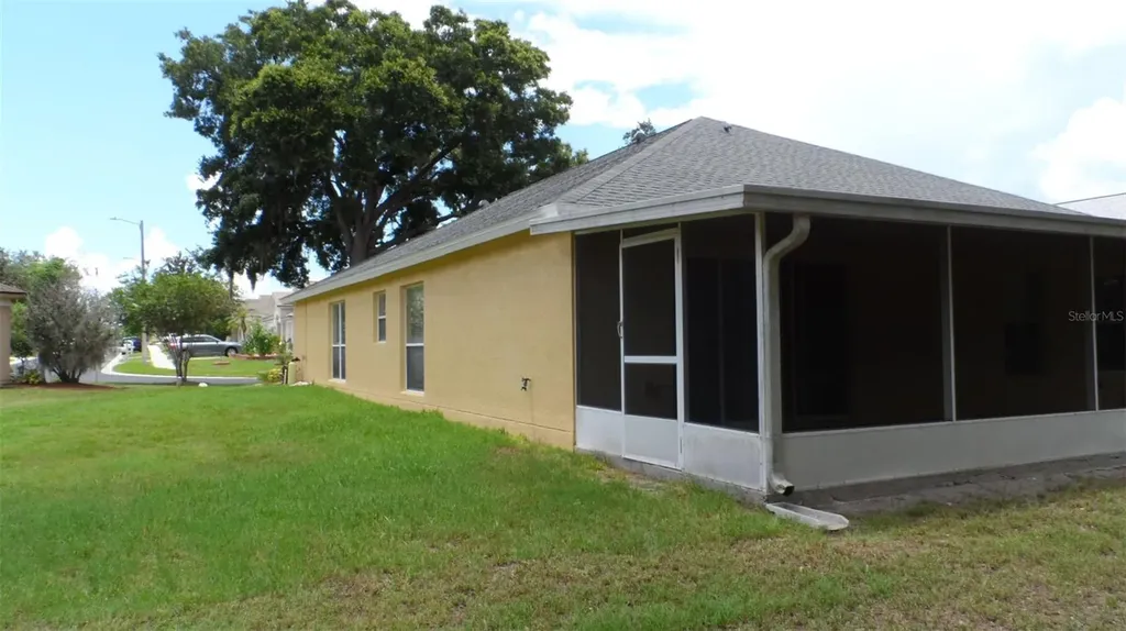 30709 Lanesborough Circle Wesley Chapel FL 33543