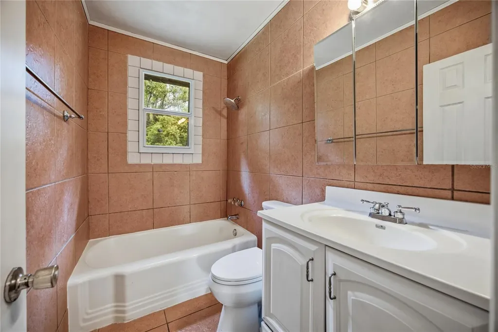 1334 NE 1st Avenue Gainesville FL 32641