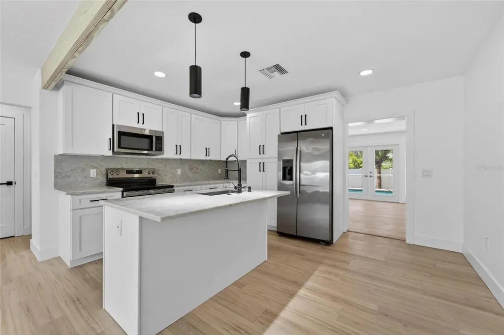 4810 Del Rio Way S Gulfport FL 33711