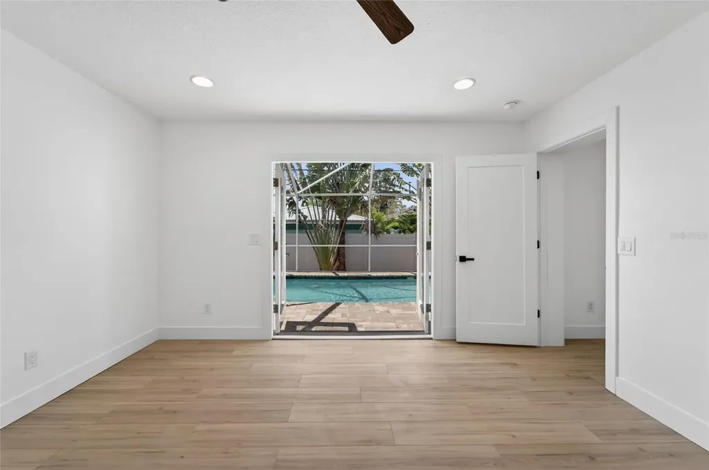 4810 Del Rio Way S Gulfport FL 33711